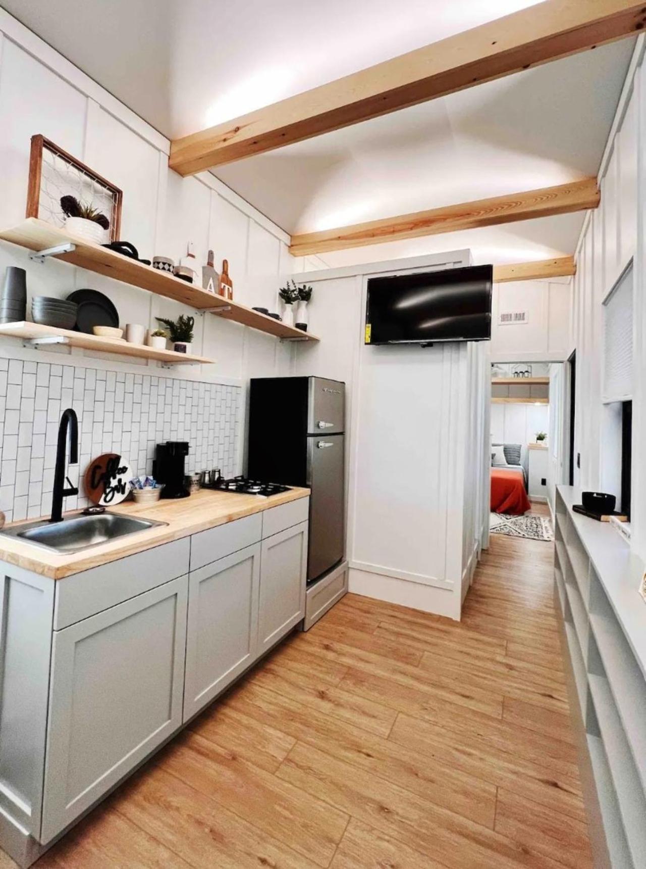 The Endeavor Tiny Home! Elizabethtown Kültér fotó